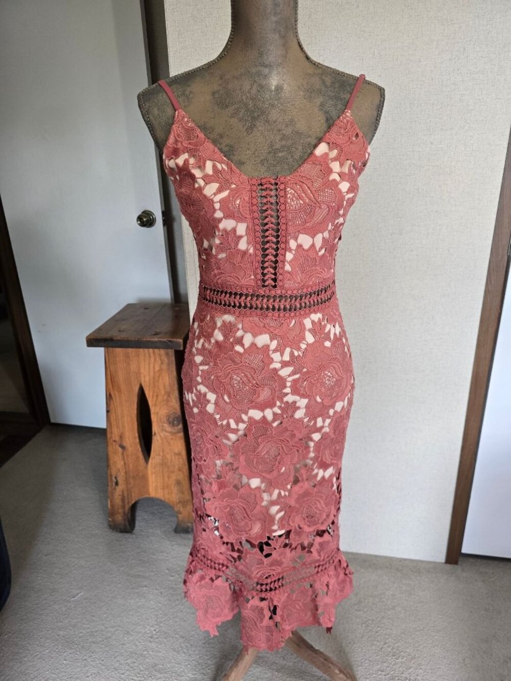 Gianni Bini Small Floral Lace Midi Dress Rose Mauve Sleeveless Adjustable Straps